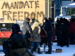 Kanada: Polícia zatkla najmenej 70 protestujúcich kamionistov