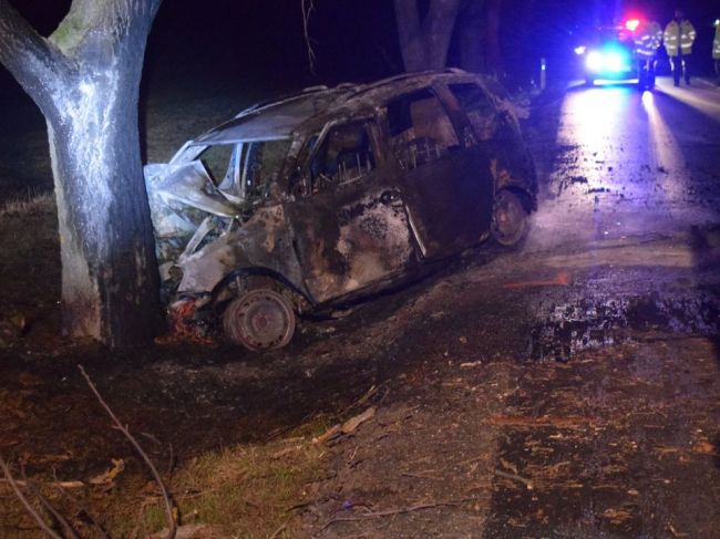 Polícia vyšetruje tragickú nehodu, pri ktorej zomrel vodič havarovaného auta