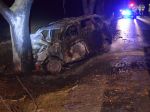Polícia vyšetruje tragickú nehodu, pri ktorej zomrel vodič havarovaného auta