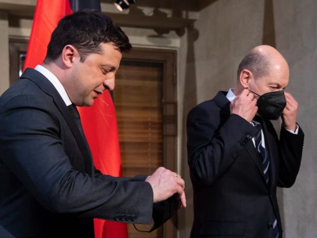 Nemecko a Rakúsko vyzvali svojich občanov, aby bezodkladne opustili Ukrajinu