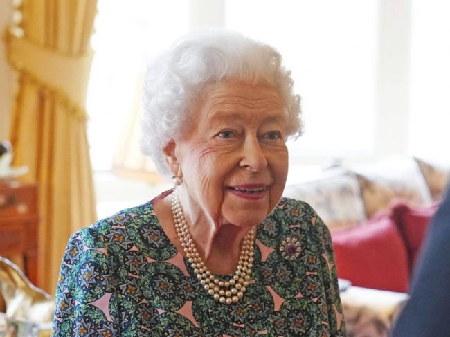 Britská kráľovná Alžbeta II. má covid