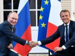 Putin a Macron sa zhodli na diplomatického riešenia krízy okolo Ukrajiny