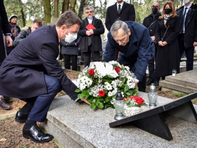 Figeľ a KDH si pripomenuli výročie popravy troch martýrov z Bielej légie