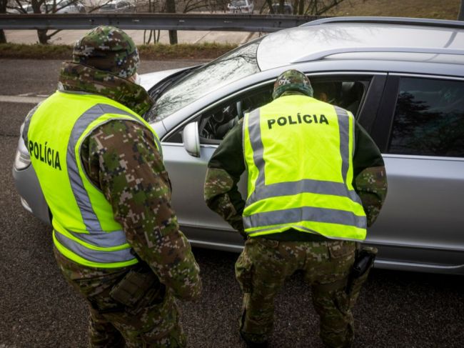 Rakúsko uvoľňuje pandemické pravidlá pre vstup na svoje územie