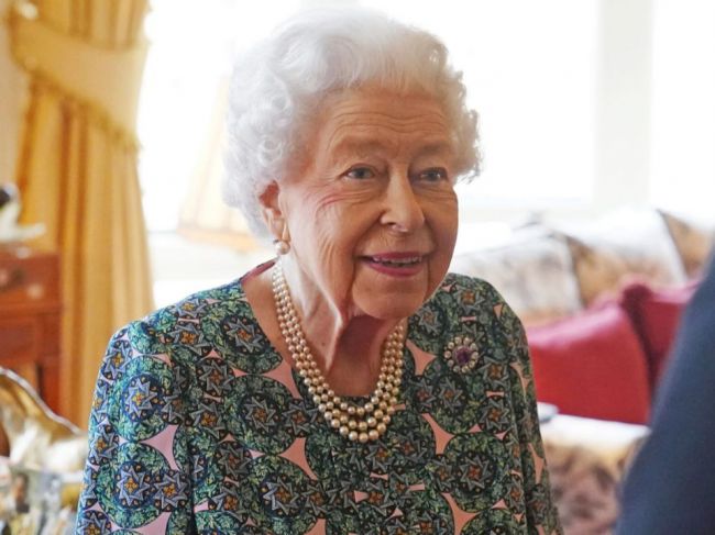 Britská kráľovná Alžbeta II. pre covid zrušila virtuálne stretnutia
