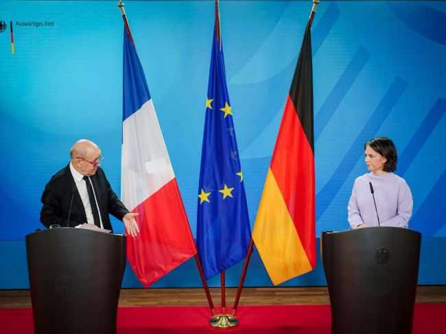 Le Drian: Putin chce "poprieť" Ukrajinu ako zvrchovaný štát, o zámeroch klamal