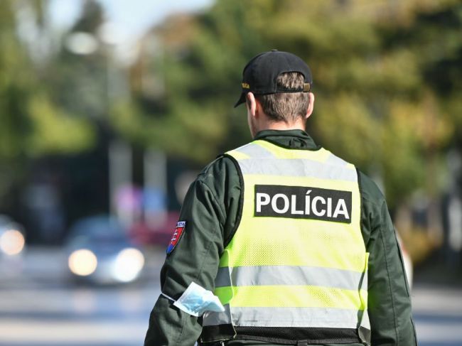 Novela o Policajnom zbore má zrušiť menovky aj zaviesť štruktúru polície