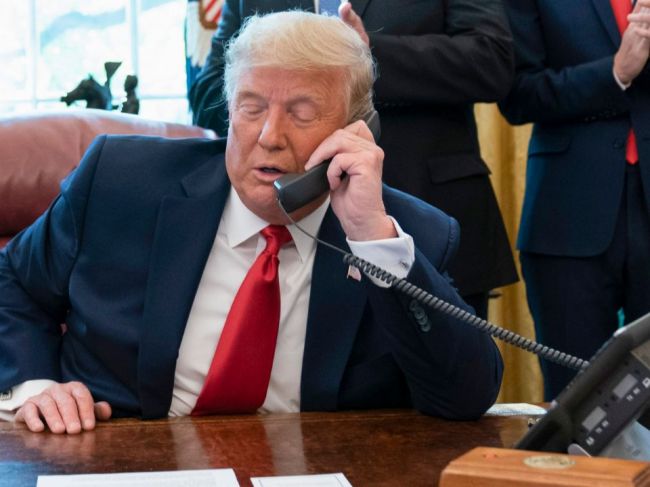 Dvojica prokurátorov vyšetrujúcich Trumpovu organizáciu odstupuje z funkcie