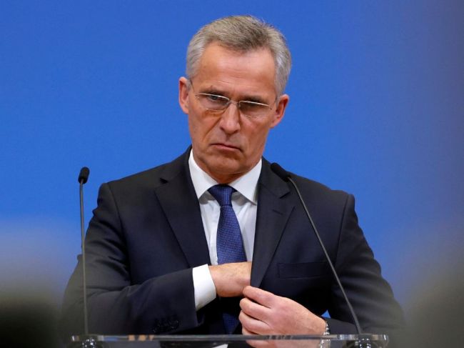 Stoltenberg odsúdil útok Ruska na Ukrajinu, Guterres žiadal šancu pre mier