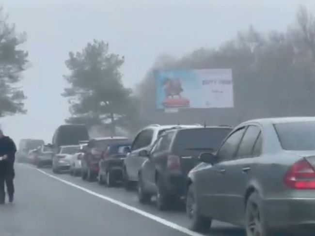 Na hraniciach s Ukrajinou sa tvoria kolóny, situáciu monitoruje polícia