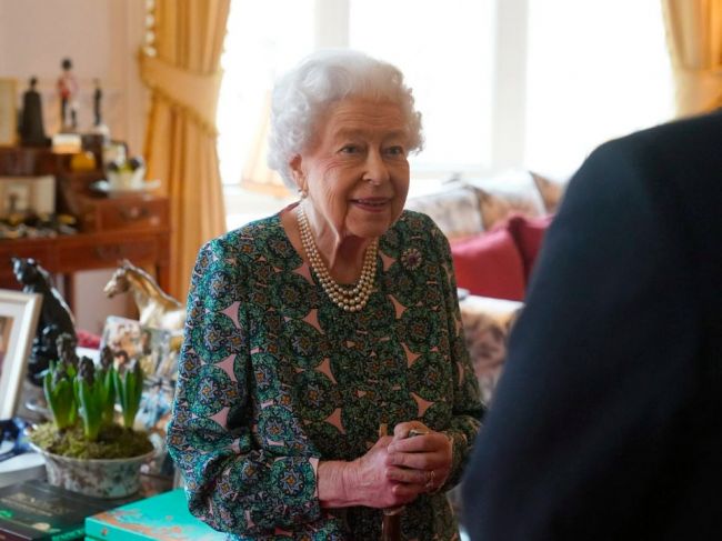 Britská kráľovná pre covid odložila ďalšie on-line stretnutia