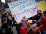 Na protivojnových protestoch v Rusku zadržali vyše 1700 ľudí