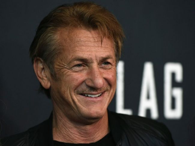 Herec a režisér Sean Penn nakrúca na Ukrajine dokument o ruskej invázii