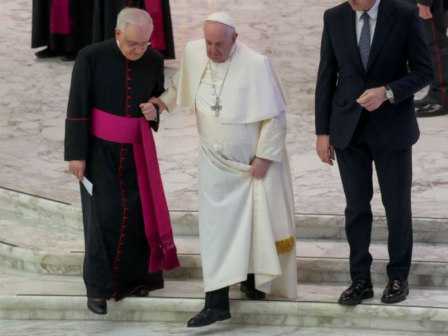 Pápež navštívil ruské veľvyslanectvo, aby vyjadril obavy v spojitosti s vojnou