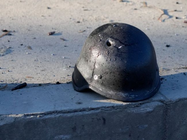 Dvaja dánski novinári utrpeli na Ukrajine strelné poranenia