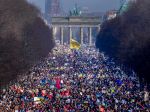 V Berlíne sa na pochode solidarity s Ukrajinou zúčastnilo najmenej 100.000 ľudí