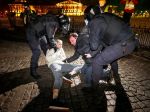 V Rusku zadržali na protestoch voči invázii na Ukrajinu vyše 6400 ľudí