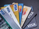 Visa a Mastercard zablokovali ruským bankám prístup do svojich platobných sietí