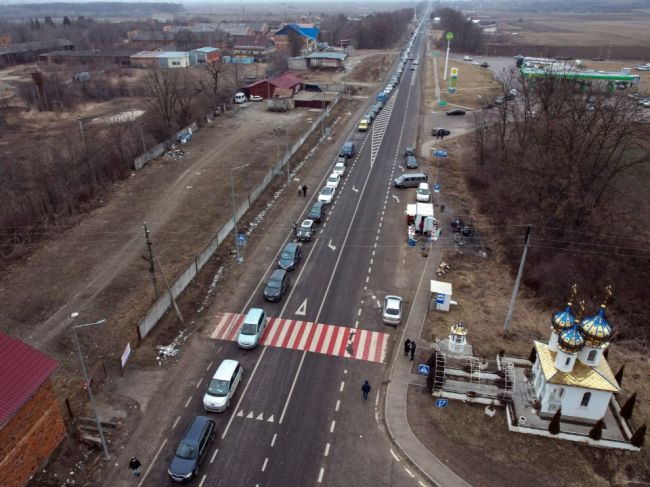 MDV: Ukrajinským autám odpustíme diaľničnú známku a humanitárnym konvojom mýto