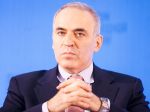 Kasparov kritizoval Putina: "Mladí Rusi zomierajú za šialeného diktátora"