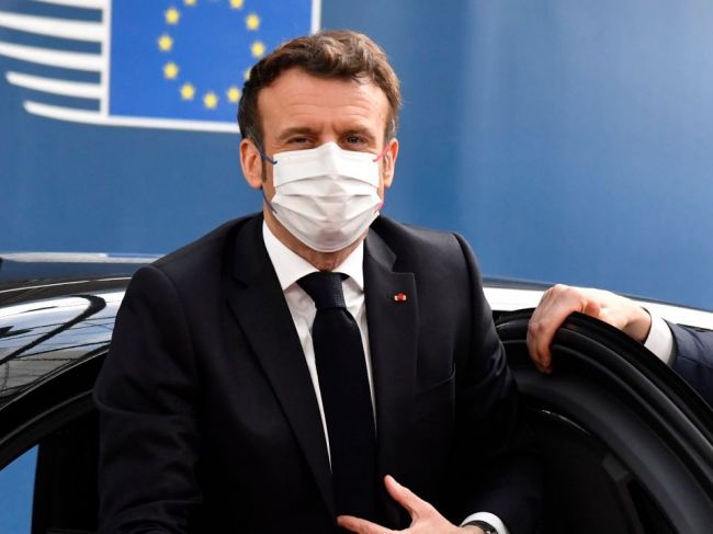 Macron s ohlásením kandidatúry vyčkával, politológ stratégiu hodnotí pozitívne