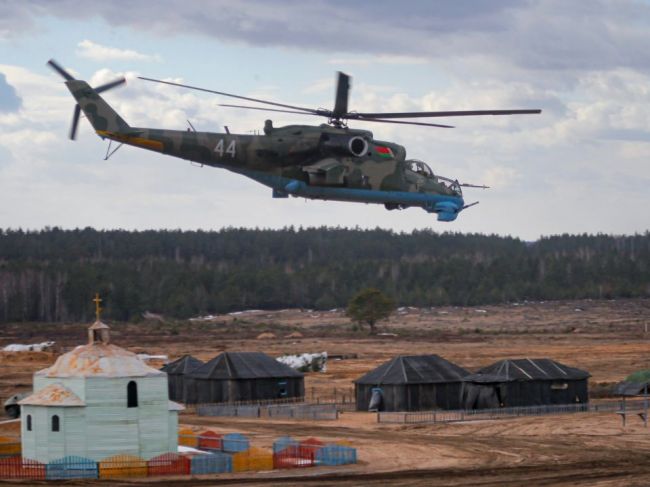 Ukrajinská armáda: Bieloruskí vojaci dostali rozkaz vstúpiť na Ukrajinu