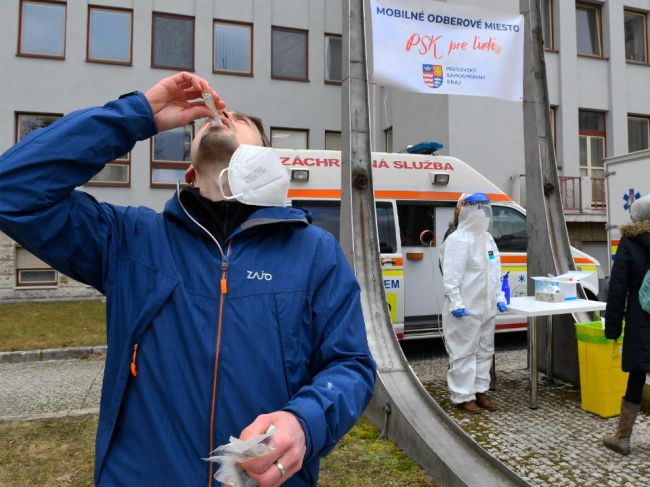 Na Slovensku pribudlo 11.029 prípadov nákazy koronavírusom a 20 obetí
