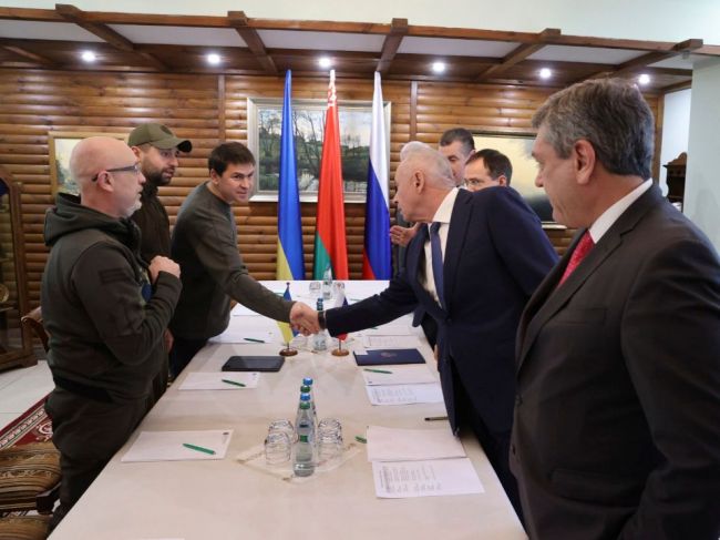 Ruská delegácia už priletela do Bieloruska na tretie kolo rokovaní