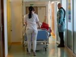 Nemocnice nedostali financie na príplatok za starostlivosť o COVID pacientov, tvrdí ANS