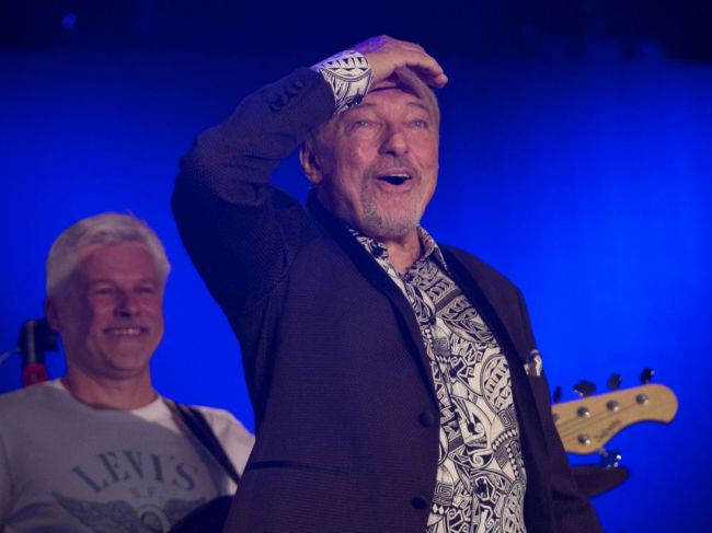 Zeman vyznamenal viac než 60 osobností, vrátane Gotta a Bohdalovej