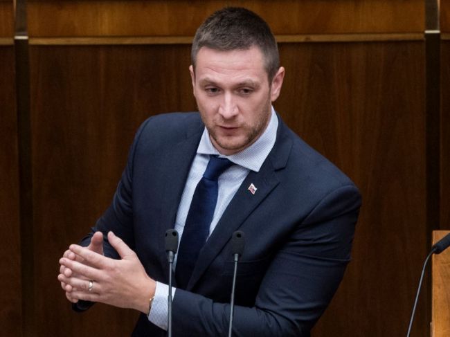 Hanba, hovoria europoslanci o vystúpení Uhríka v Európskom parlamente