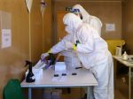 Antigénové testovanie v nemocniciach za päť eur sa má zrušiť