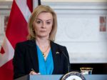 Trussová vyzvala štáty G7 na zákaz dovozu ruskej ropy a plynu