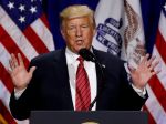 Trumpovmu lietadlu počas letu zlyhal motor