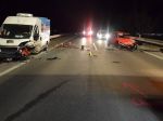 Dôchodca prešiel s autom do protismeru a zrazil sa s dodávkou, nehoda skončila tragicky