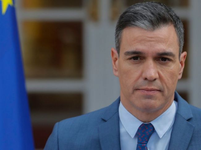 Španielsky premiér obvinil Rusko z vojnových zločinov