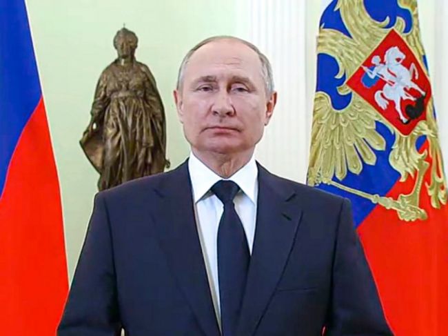 Putin zvažuje reakciu na rozmiestňovanie vojsk členov NATO vo východnej Európe
