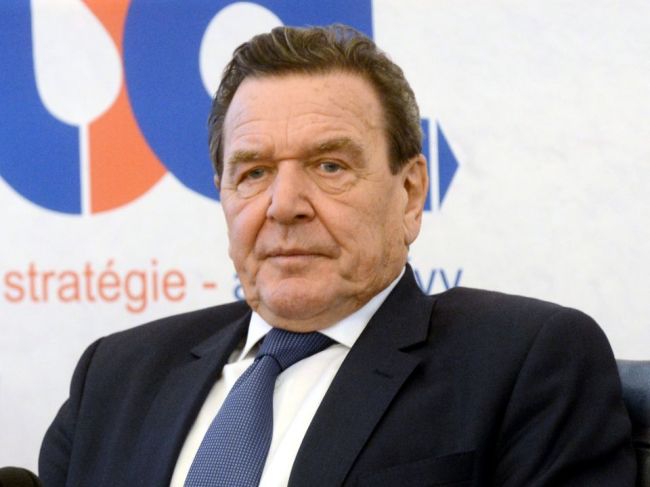 Exkancelár Schröder po stretnutí s Putinom odcestoval z Ruska