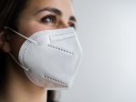 Pandemické opatrenia sa uvoľnili, respirátory ostali povinné