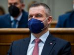Hlas-SD navrhuje rast dôchodkov, zníženie DPH či spotrebnej dane z benzínu
