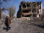 Z Mariupola odišlo cez koridor 2000 áut, humanitárna pomoc tam zatiaľ nedorazila