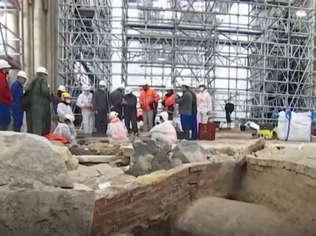 Video: Útroby Notre-Dame odhalili mrazivé tajomstvo. Toto sa našlo pri rekonštrukcii