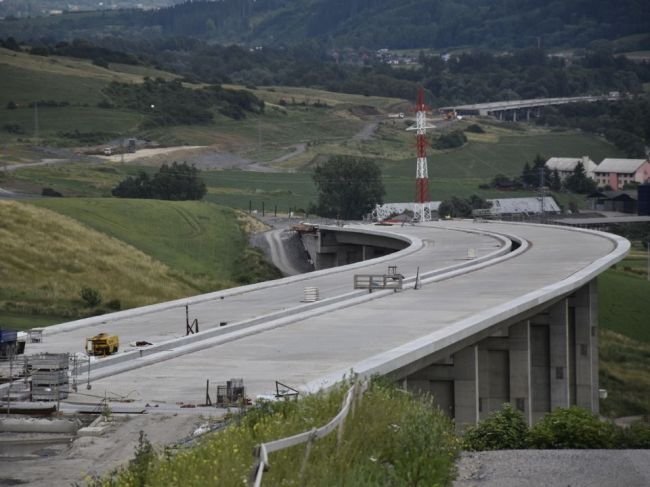 Doležal: Na D1 Hubová – Ivachnová boli síce utlmené práce, ale stavia sa