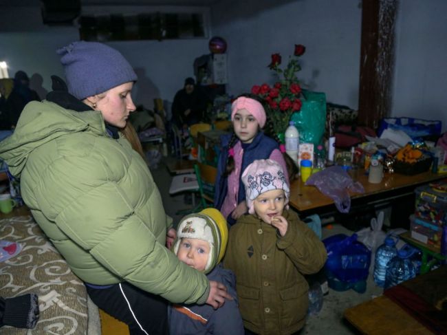 Ukrajinská poslankyňa: Z divadla v Mariupole zatiaľ zachránili okolo 130 ľudí