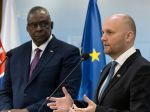Ministri obrany SR a USA deklarovali pripravenosť ďalej pomáhať Ukrajine