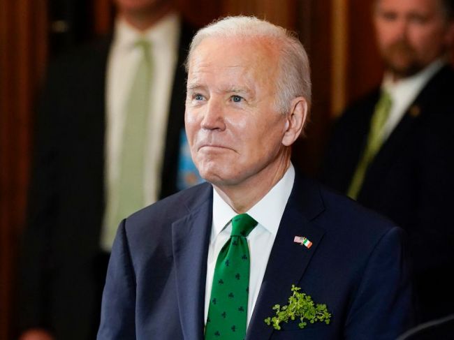 Biden na stretnutí s írskym premiérom Martinom odsúdil Putinovu "surovosť"