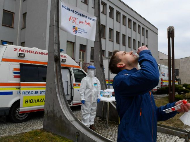 Na Slovensku pribudlo 9782 prípadov nákazy novým koronavírusom a 33 obetí