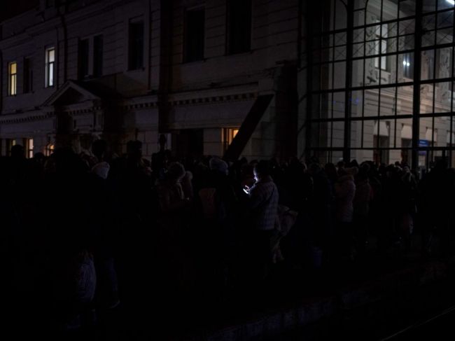 Raketový útok na kasárne v meste Mykolajiv si vyžiadal desiatky obetí