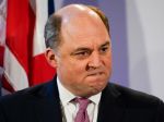 Britskému ministrovi obrany sa dovolal podvodník vydávajúci sa za Šmyhaľa