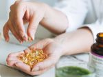 Nadmerné užívanie vitamínov predstavuje zdravotné riziká, varujú odborníci